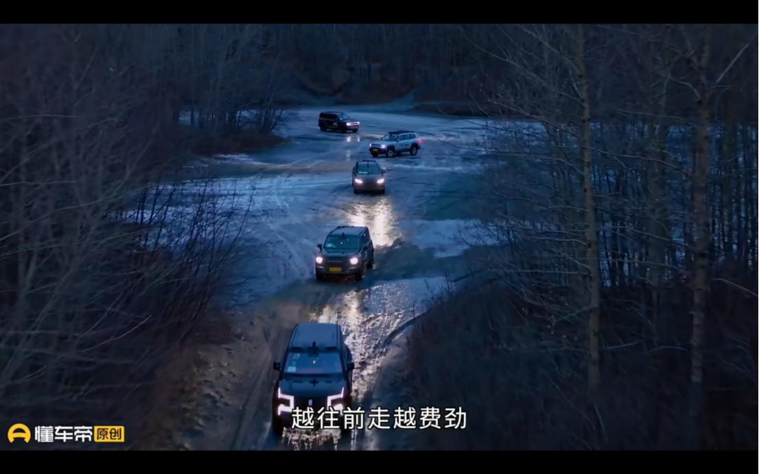 无“名”亦出挑，坦克400 Hi4-T以“战损”之躯成功穿越道顿公路