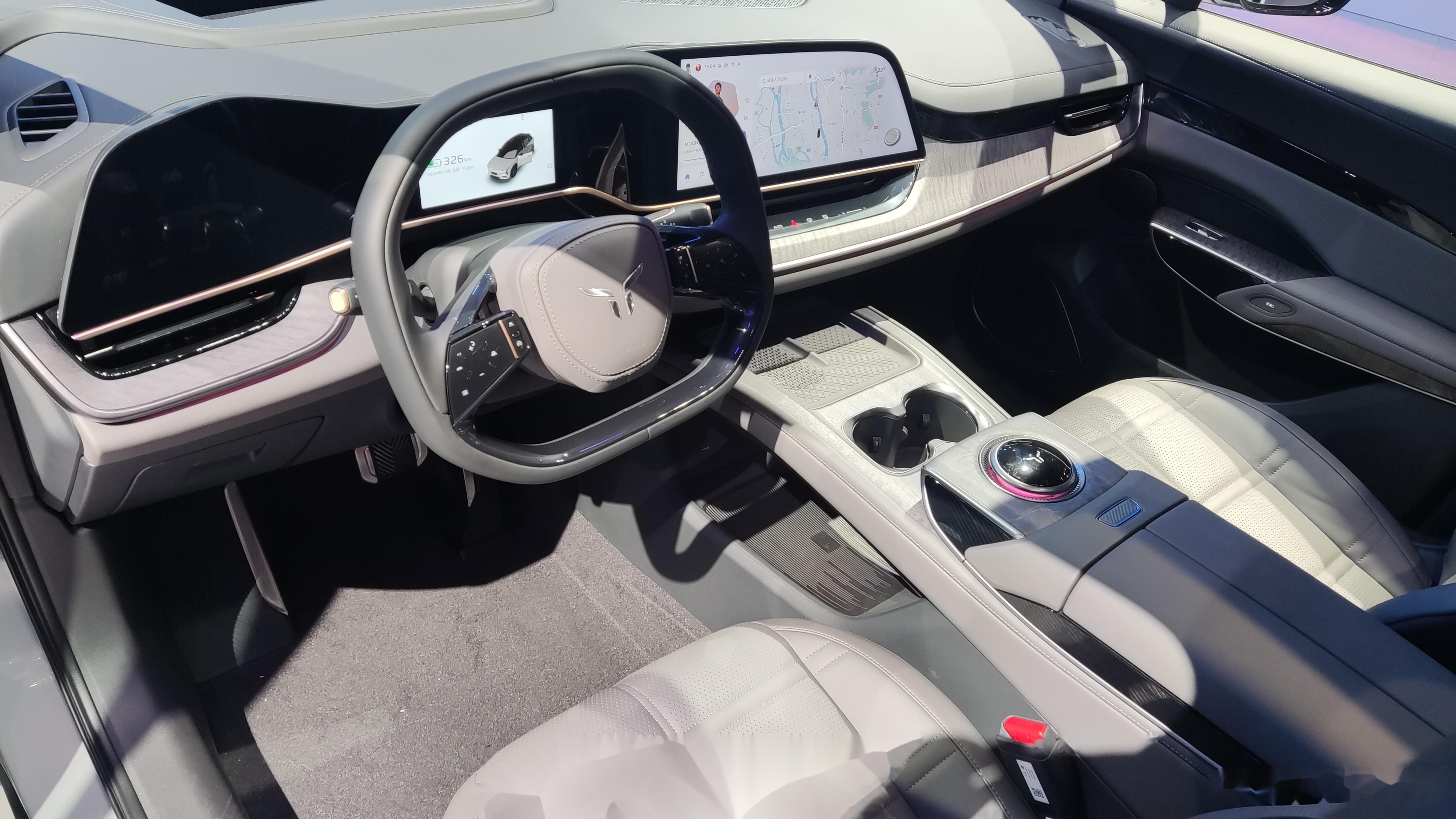 定位中大型豪华纯电SUV！23.98万起的红旗天工08，到底该怎么选？