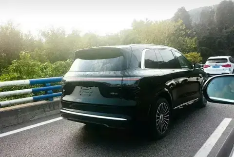 【E汽车】问界M8实车图曝光