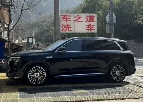 【E汽车】问界M8实车图曝光