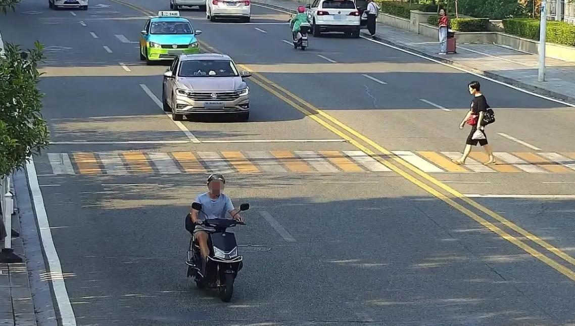 礼让还是通过？看看交规是如何界定礼让行人的，学会避免扣分罚款