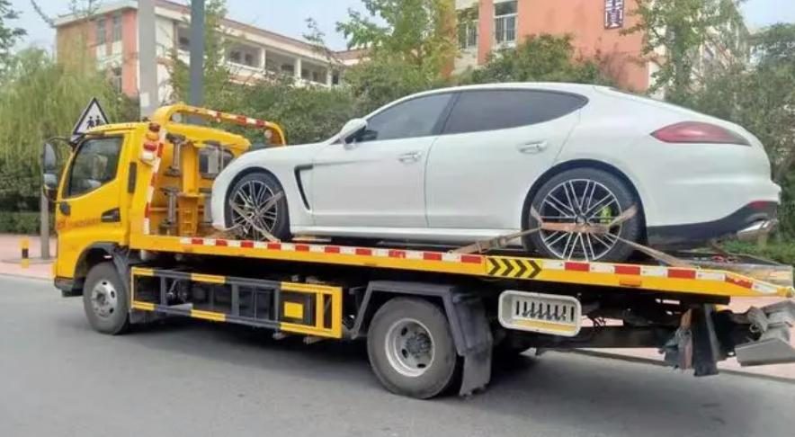 新车取消备胎，到底是车企减配还是节油环保？老司机们却这么说