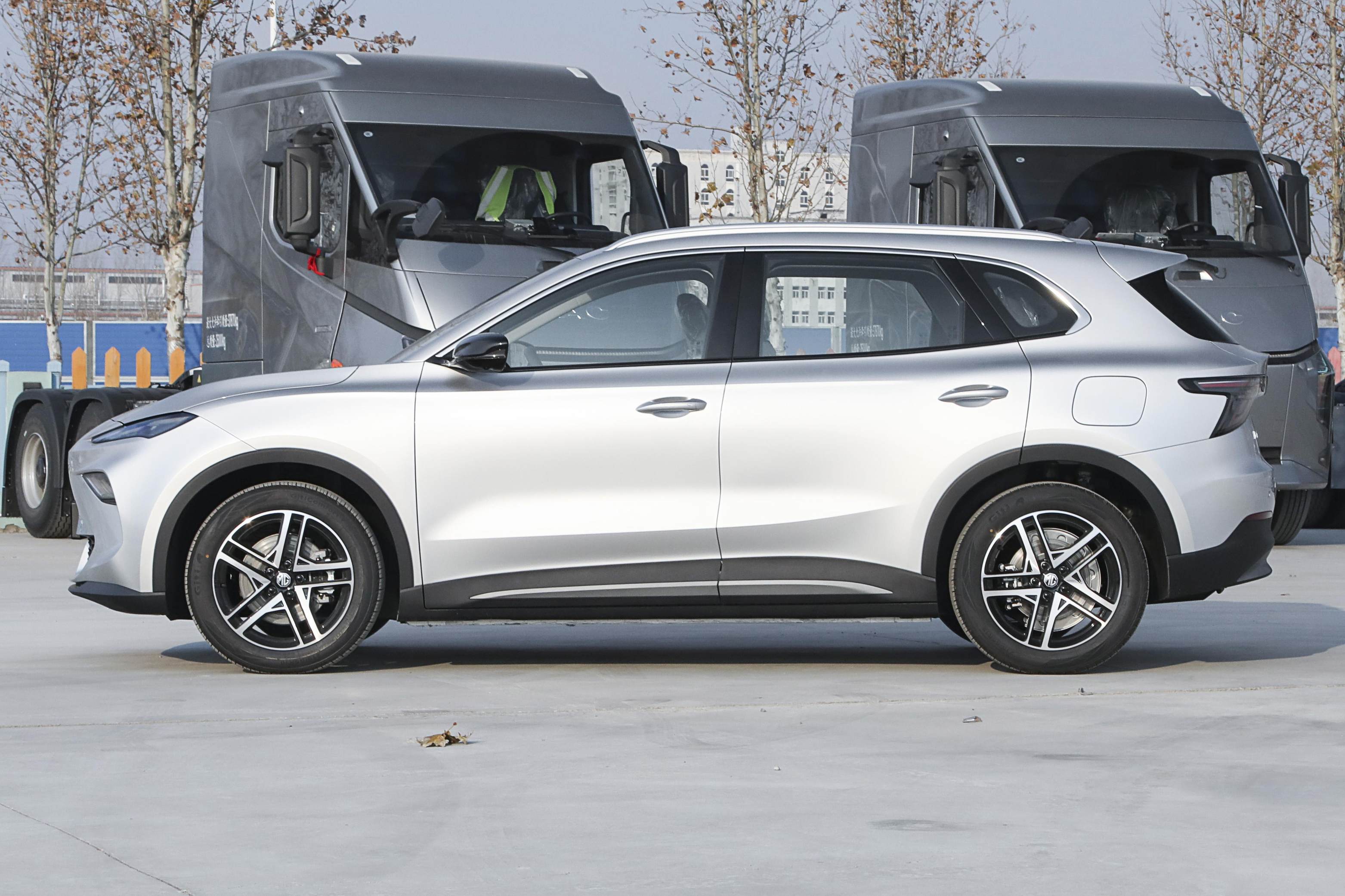9.99万起的后驱纯电SUV 最长续航525km 上汽名爵MG ES5应该怎么选？