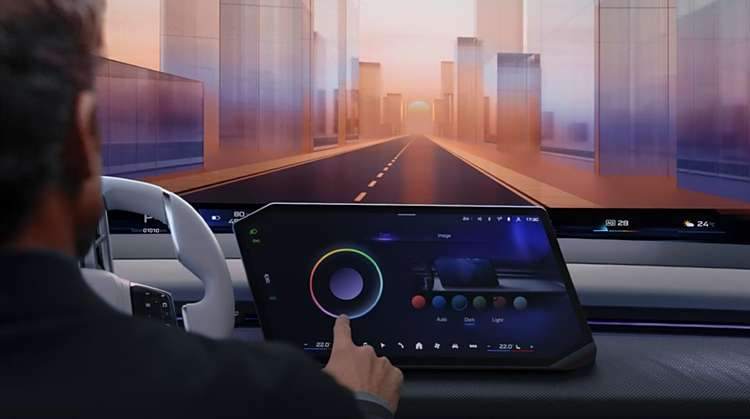 BMW全景iDrive首秀：科技感拉满，未来感十足！