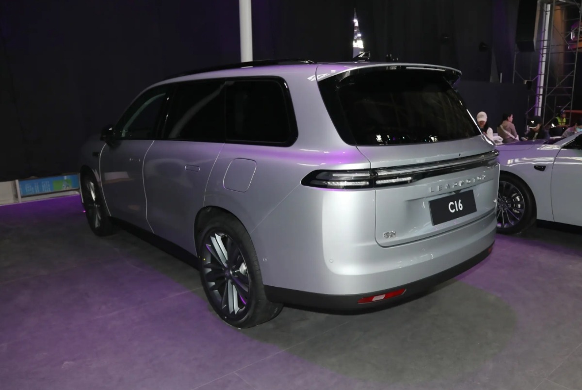 零跑C16长续航版，涨价1.1万，续航增加，配置有哪些变化