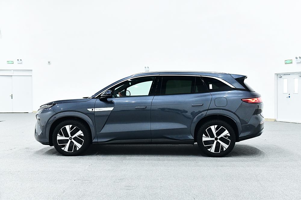 比亚迪唐L正式发布，零百加速3.9秒，主打30万级旗舰SUV