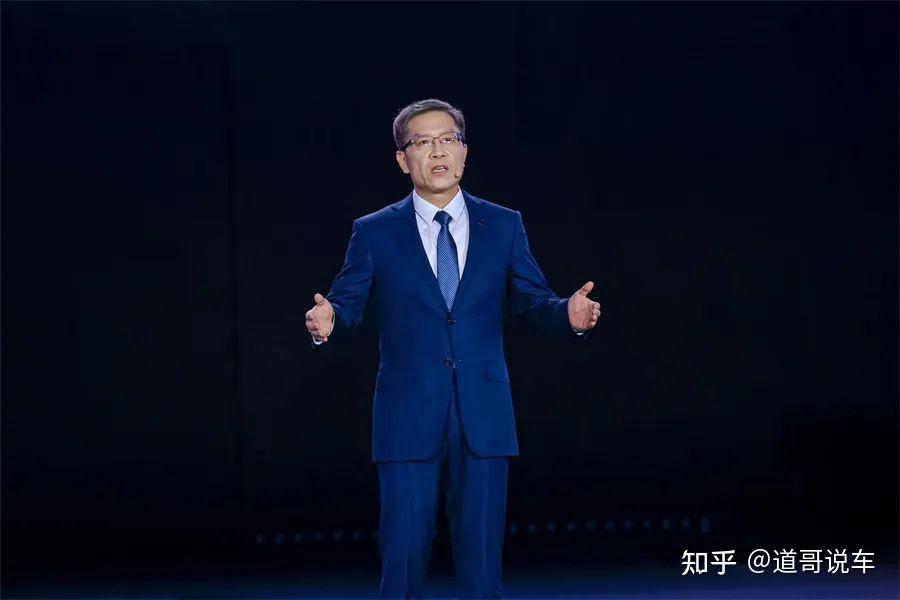 马拉松爱好者周治平诠释另一种“卷老板”｜2024年度十大人物
