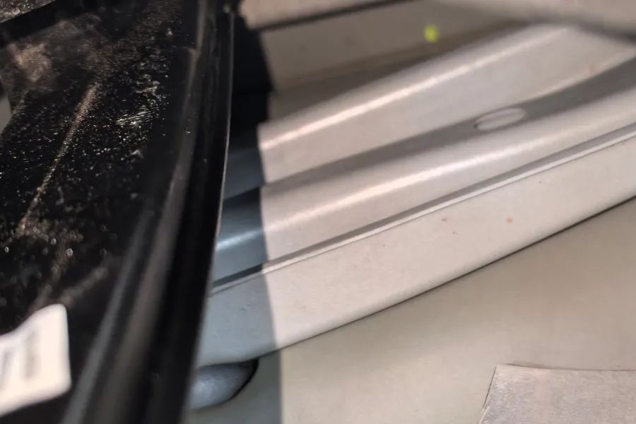 智己L6拆车：车做得再好也没用，不如会吹牛的！