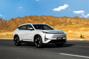 适合春节回家的2000km混动SUV，东风风神 L7 实力揭秘！