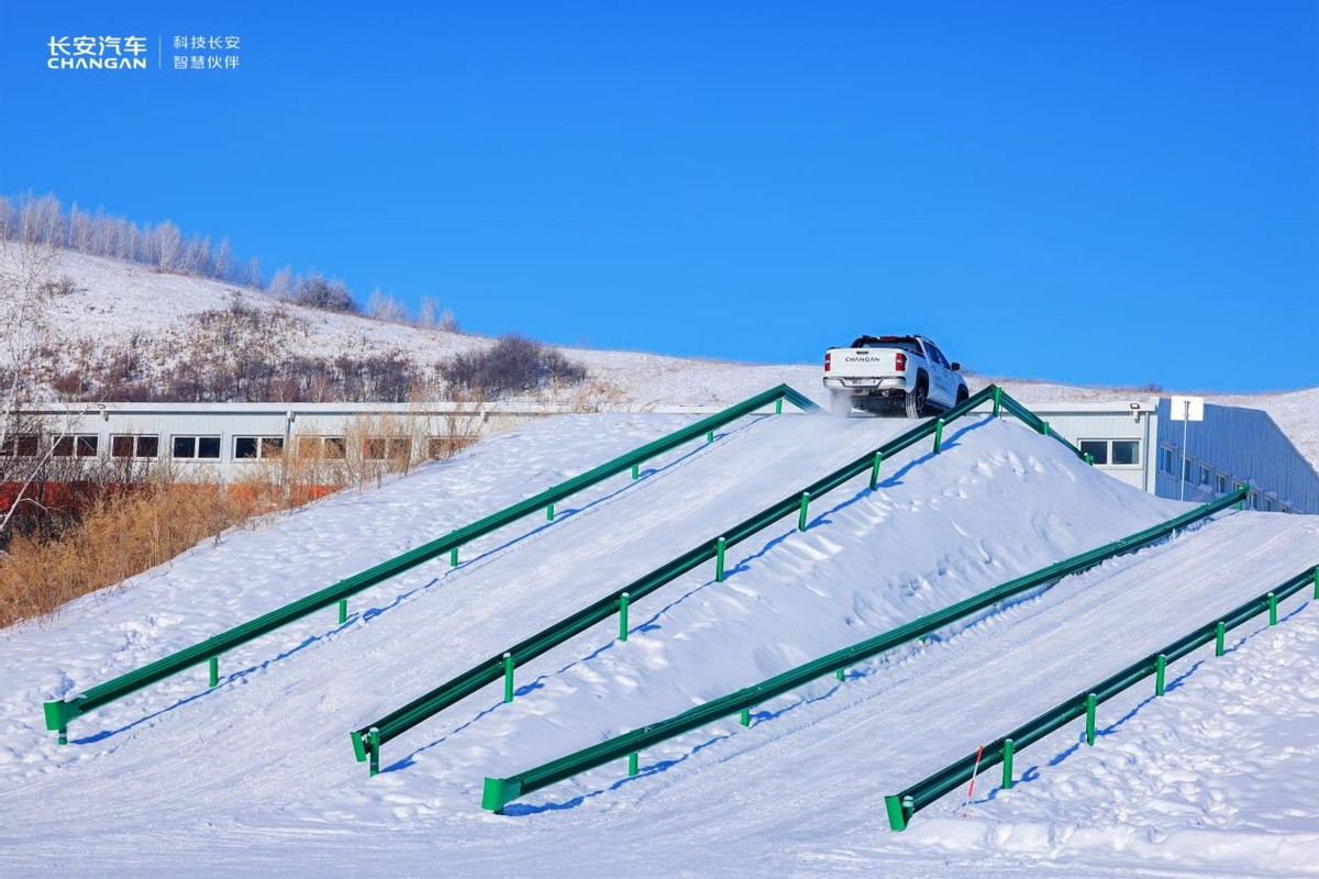 长安数智新汽车极寒试炼，“冰雪漂移”秒变赛车手！