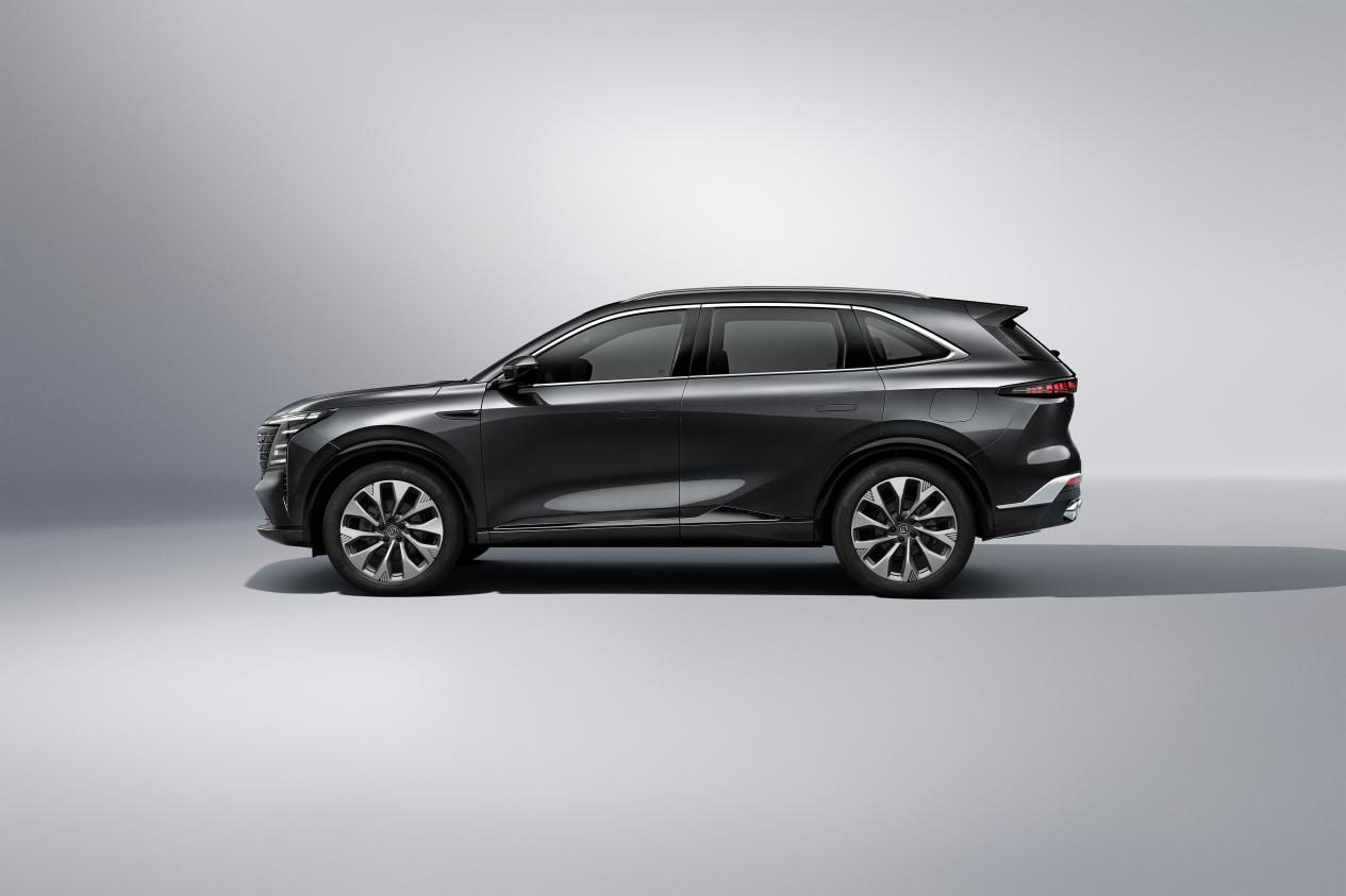 长安第四代CS75 PLUS Ultra挑战丰田RAV4荣放，鹿死谁手？