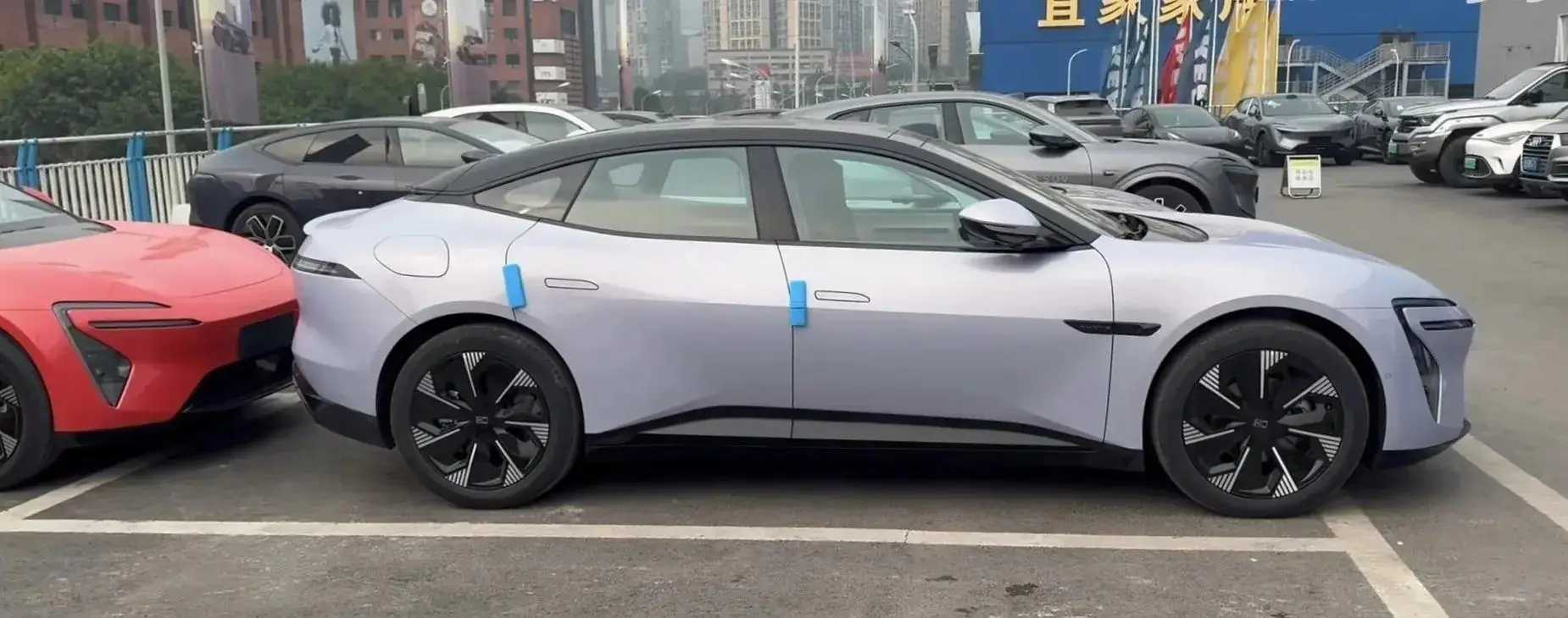 Model 3的对手来了，阿维塔06多种配色曝光，或售25万