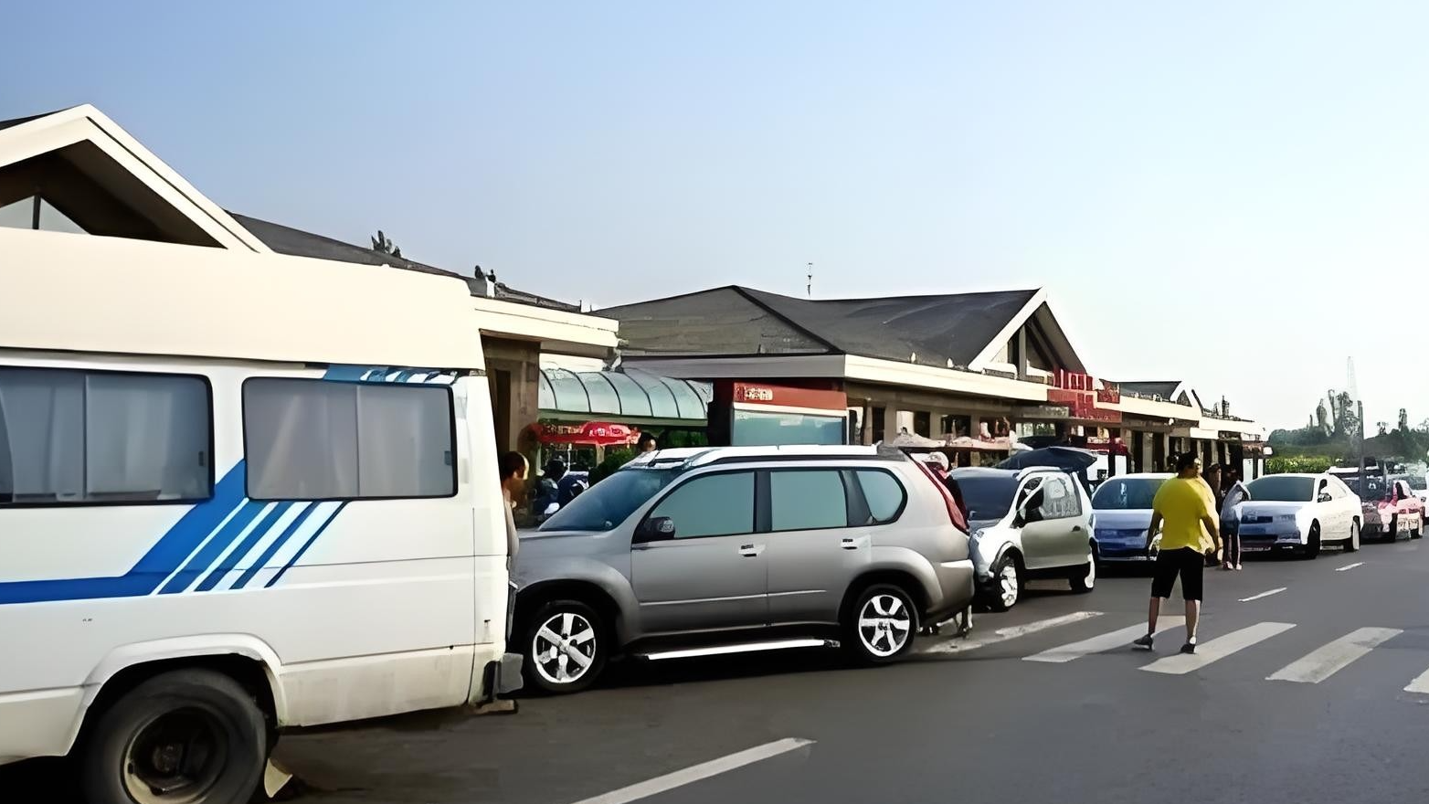 到底能不能在高速服务区停车过夜？会被收超时费吗？