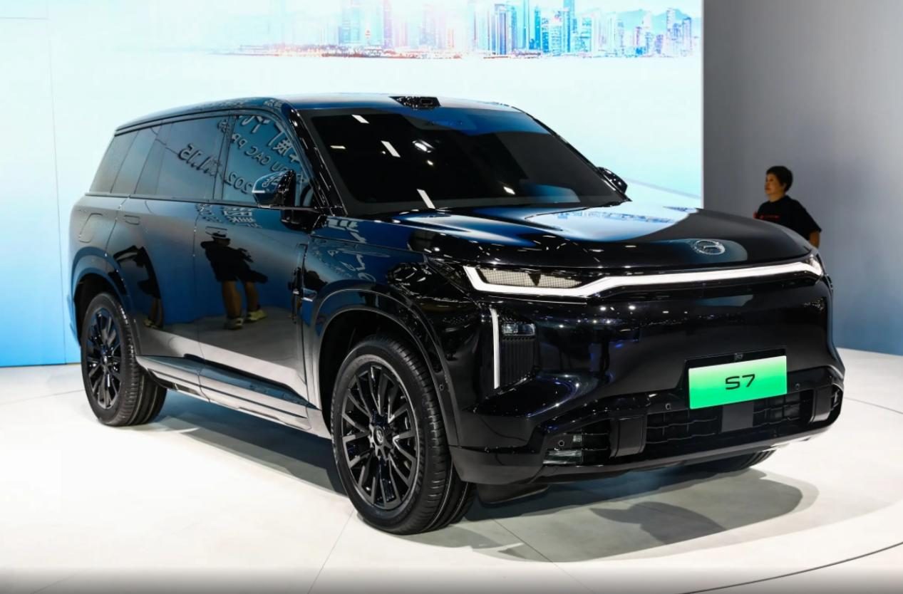 广汽传祺S7，后排带腿托的5座SUV，1.5T插混四驱能耗如何？