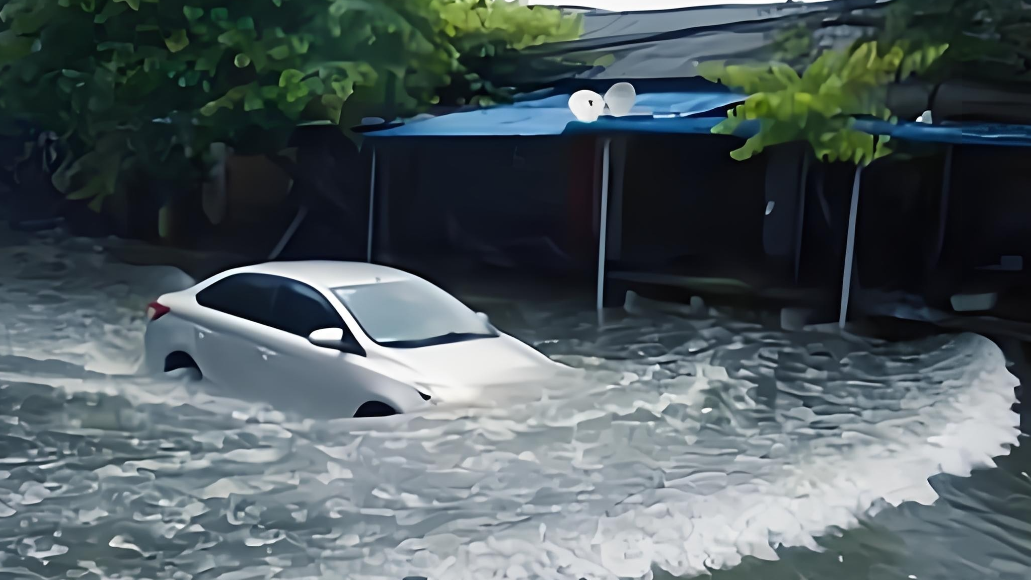 汽车涉水行驶后，这几个部位要仔细检查