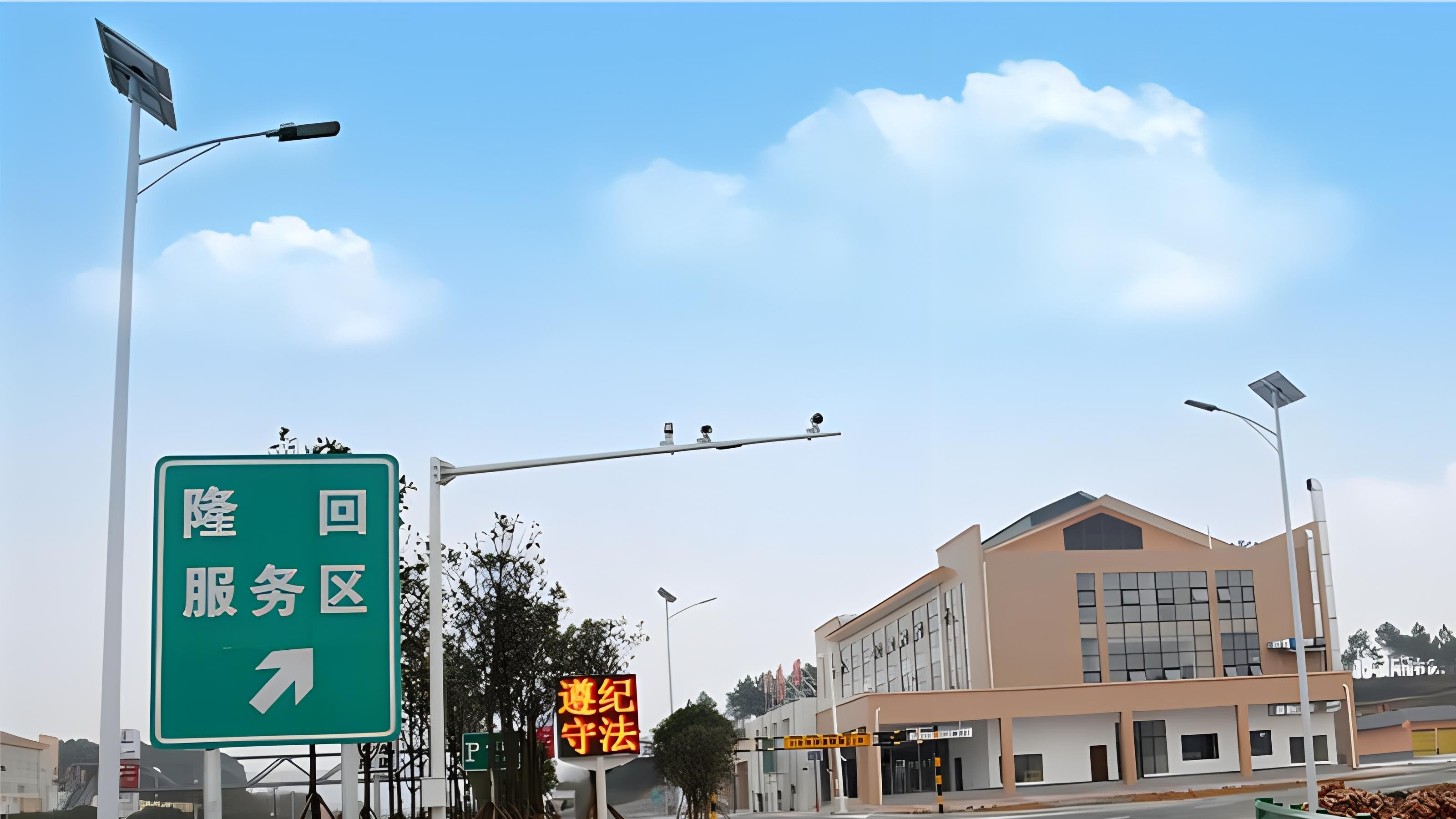 跑高速为什么要“逢三必进”？老司机都懂，新手早点知道少吃亏