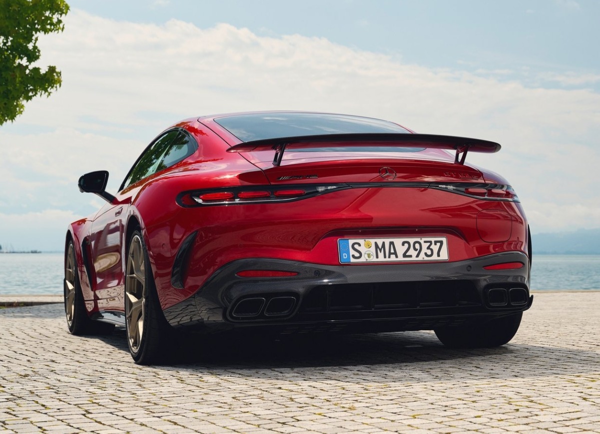 奔驰AMG GT63 S E Performance，2.8秒破百，如此长后缀代表什么