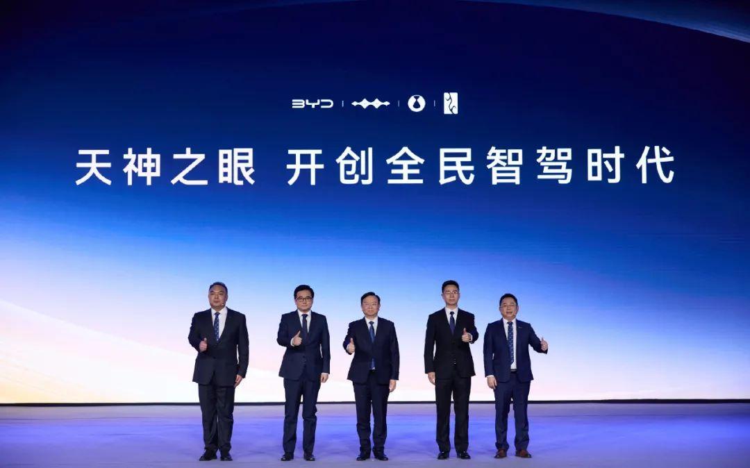 让余承东坐不住的「搅局者」：比亚迪智驾屠刀砍向谁？