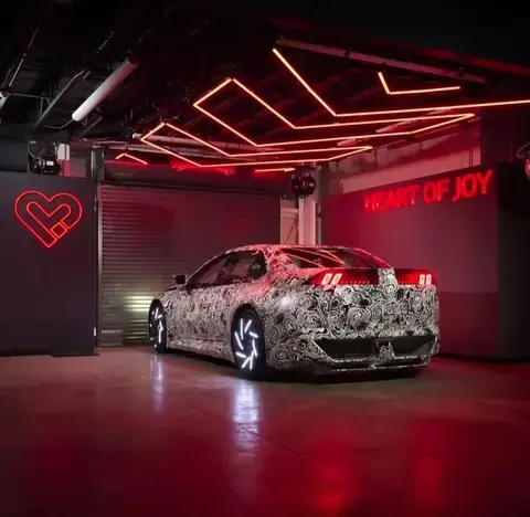 【E汽车】宝马Vision Driving Experience原型车预告图发布