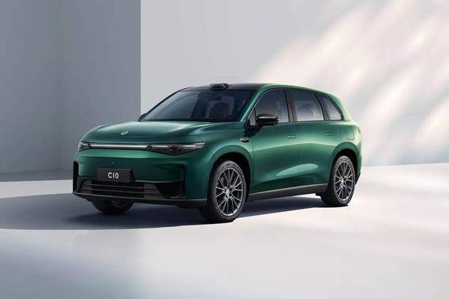 10万预算买新能源SUV，绰号“小理想”的零跑C10，值得考虑吗？