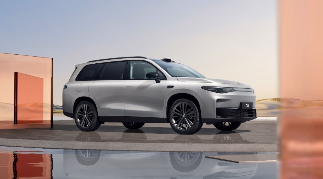 10多万元买六座长续航SUV，零跑C16和eπ008谁才是优选？