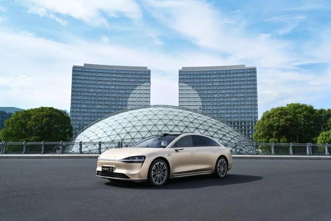2025，鸿蒙智行凭什么卖100万辆？