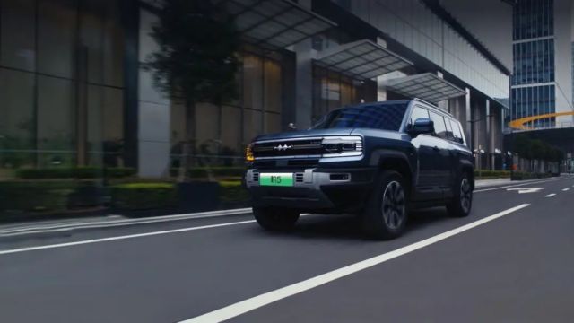 23.98万起！豹5智驾版上市，比亚迪华为联手，硬派越野也能“自己开”……