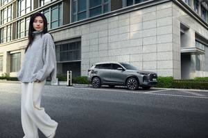 定位“10万级5+2座超级电混SUV”，奇瑞风云T8全球上市