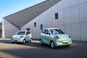 宏光MINIEV四门版上市，售价4.48万元起，续航205km配置丰富