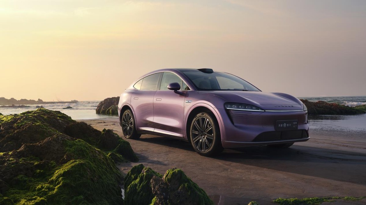 智界R7强势对决新Model Y”：25万级新能源SUV标杆易主？