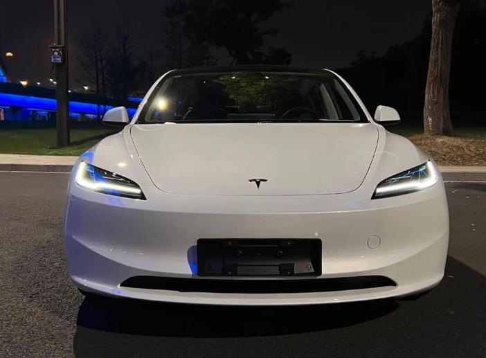 DeepSeek推荐Model 3、极氪001，感觉比车评人靠谱