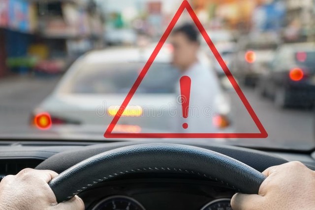 高速开车6个紧急保命技巧，尤其第三和第四点，老司机也容易犯错