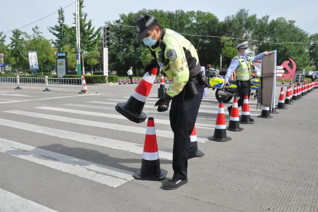 行驶中见到这5样东西，应立刻知道背后的危险，做到预判驾驶