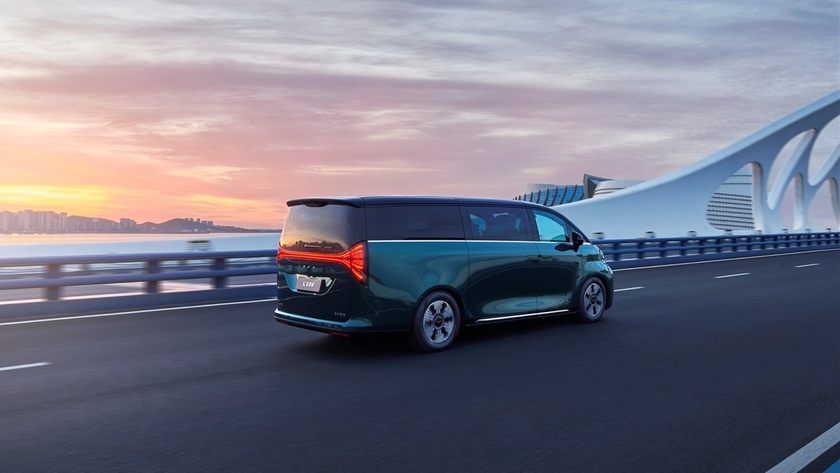 30-40万元买新能源中大型MPV，翼真L380和腾势D9选谁？