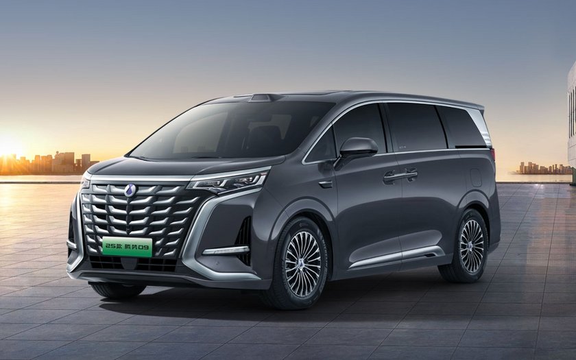 30-40万元买新能源中大型MPV，翼真L380和腾势D9选谁？