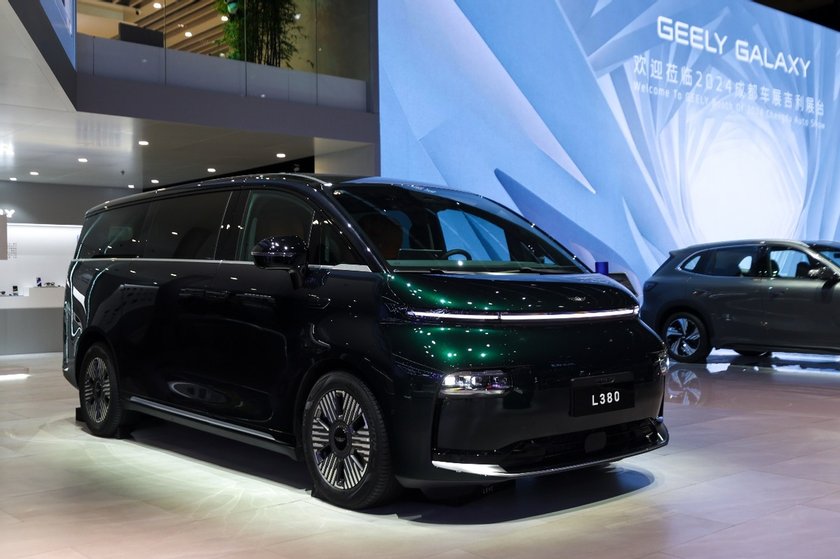 30-40万元买新能源中大型MPV，翼真L380和腾势D9选谁？