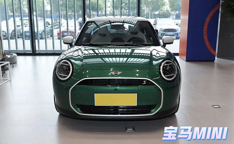 电动小钢炮对决：MINI与smart精灵极限二选一