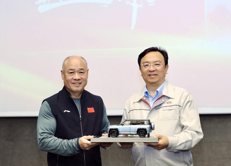 李宁×比亚迪跨界碰撞！两大国牌联手搞大事