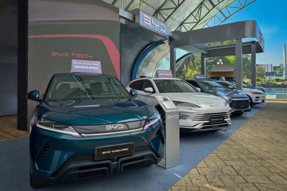 元UP于危地马拉AUTO SHOW震撼上市