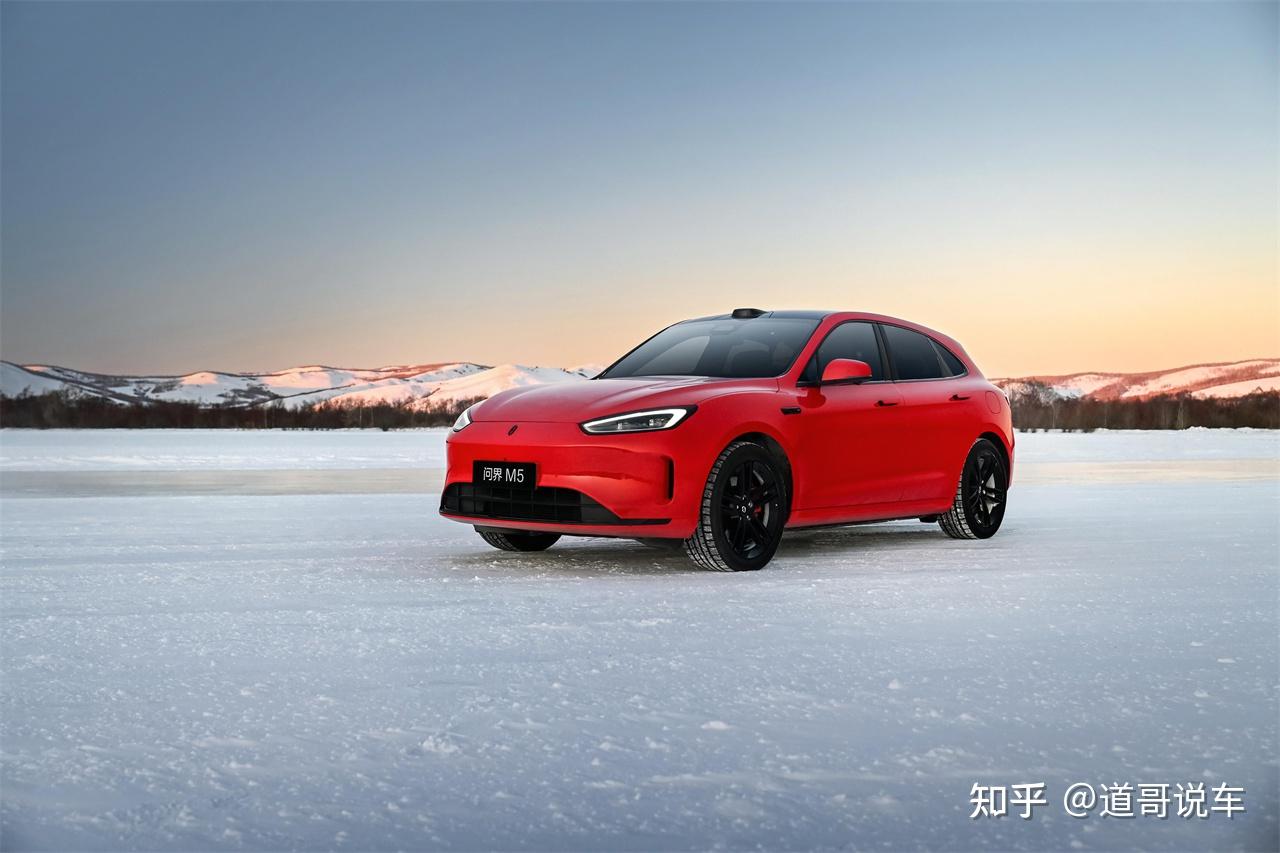 2025款特斯拉Model Y vs 问界M5终极对决：谁才是25万级新能源SUV性价比之王？