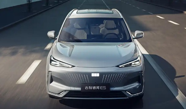 零跑B10将激光雷达杀至12万级，对比银河E5谁更超值？