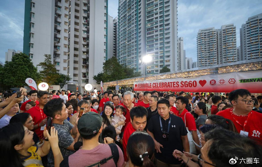 比亚迪助力新加坡独立60周年庆典活动，新加坡国务资政李显龙发文感谢