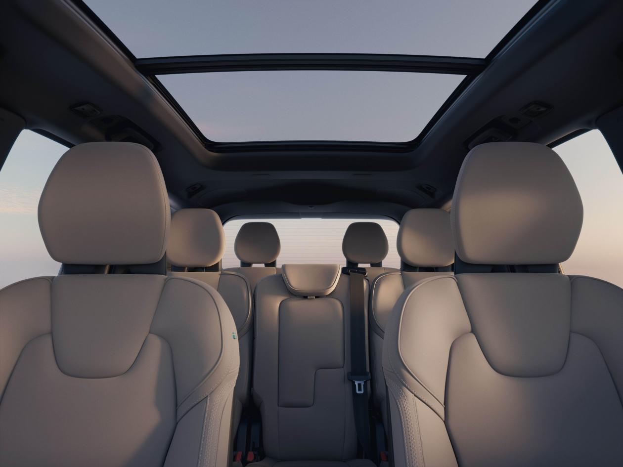 New_Volvo_XC90_interior 02