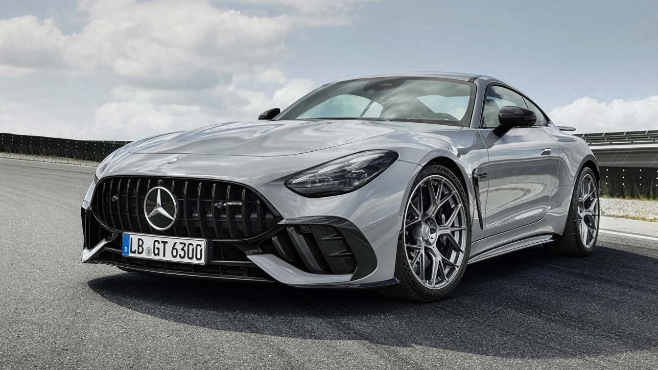 2025款奔驰AMG GT63 Pro：专属车漆+4.0L+V8发动机 零百加速3.1秒