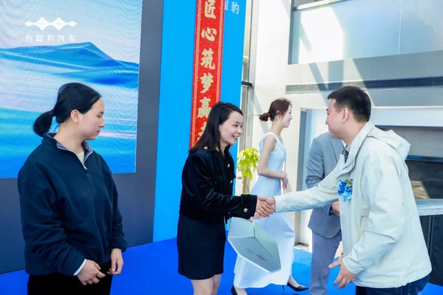 你好！方程豹，比亚迪方程豹汽车江西豹鸿天夏4S店盛大开业