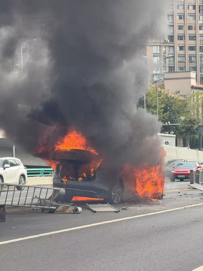 蔚来起火、零跑车门打不开，新能源车还能买吗？
