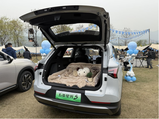 五菱星光S 家庭周末露营好搭档