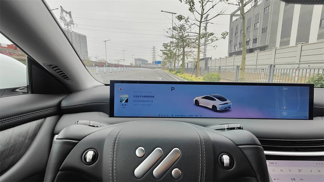 短试智己L6：需要多努力，才能跟Model 3/ SU7同上一张桌？
