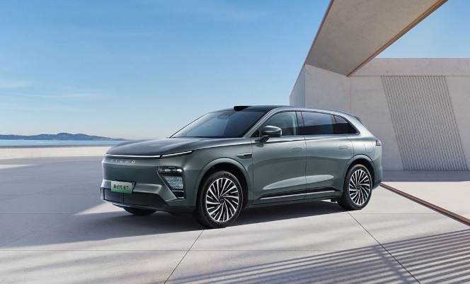 20万预算买家用纯电SUV，星纪元ET与极氪7X谁更值？