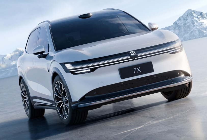 20万预算买家用纯电SUV，星纪元ET与极氪7X谁更值？